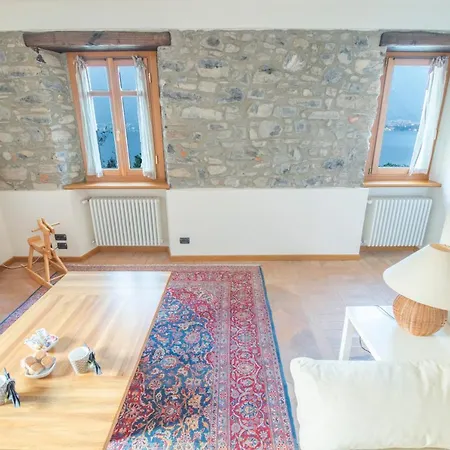 Apartment Claudia Tuscany Style Lezzeno
